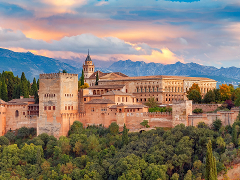 قصة أندلسية: رحلة السحر والتاريخ في مدريد وجنوب إسبانيا ✨